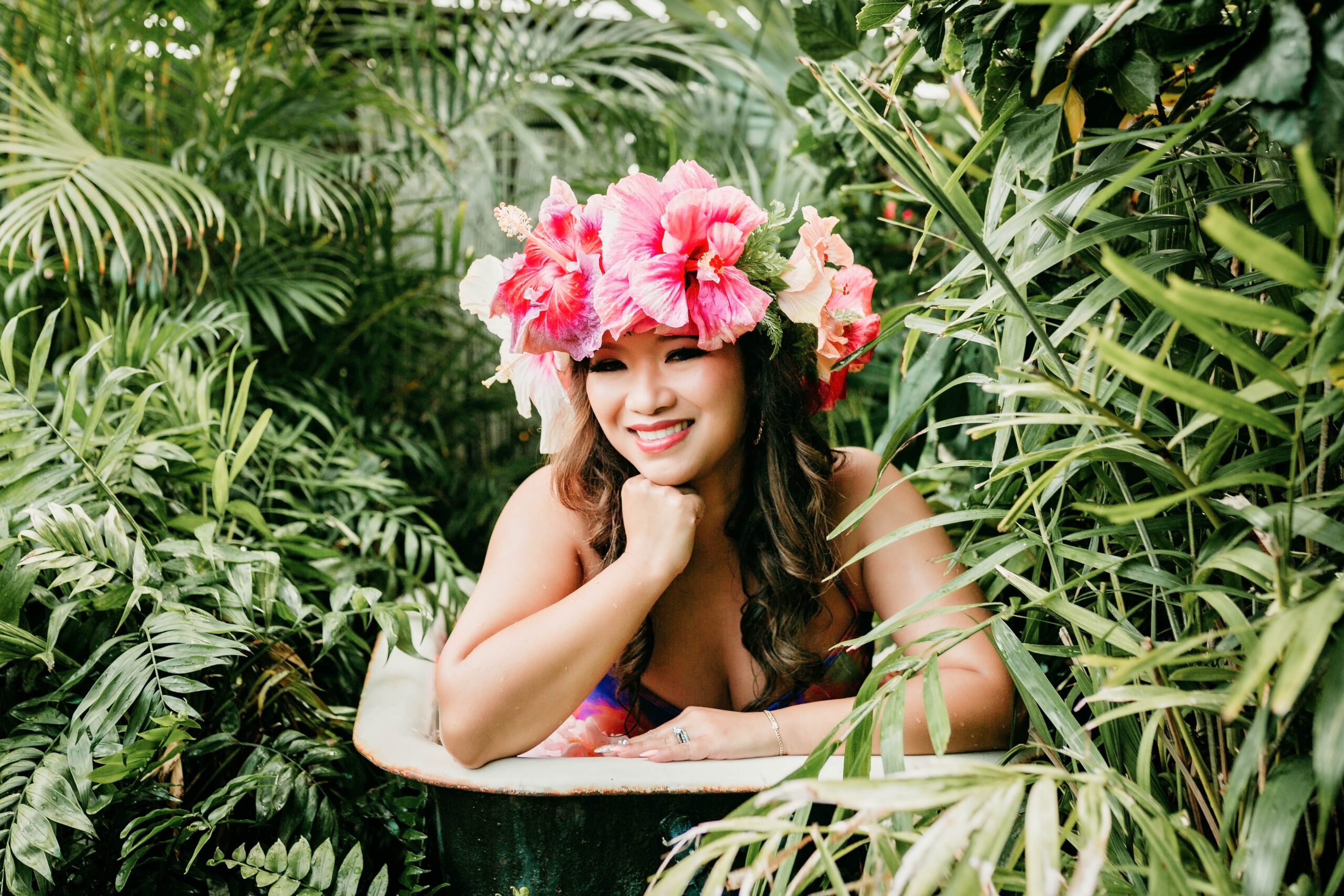 session
Samantha smiling while leaning over the edge of a bathtub during her Kailua birthday session